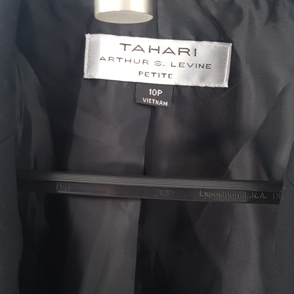 Women's Blazer ! Chic and NEVER WORN !! - Picture 2 of 4